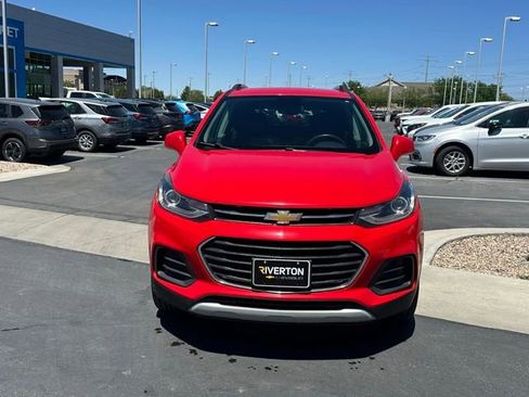 Certified 2020 Chevrolet Trax LT w/ LT Convenience Package AWD/4WD image 28
