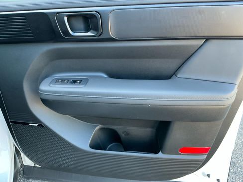 Used 2025 Hyundai Santa Fe Calligraphy AWD/4WD image 16