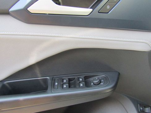 New 2024 Volkswagen Taos SE image 37