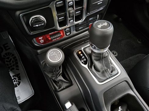 New 2025 Jeep Wrangler Unlimited Rubicon w/ XTREMEE 35" Tire Package image 22