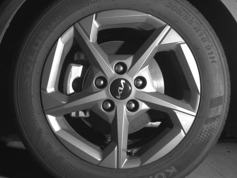 Used 2025 Kia K4 LXS image 11