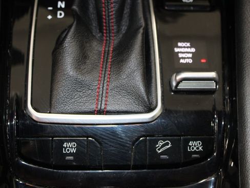 Used 2025 Jeep Compass Trailhawk image 50