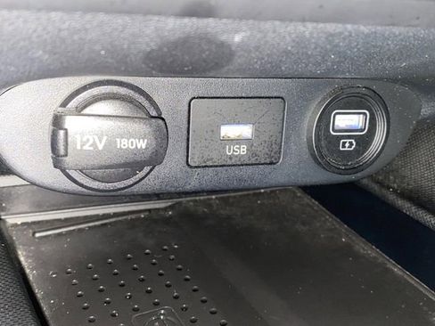 Used 2023 Hyundai Elantra SEL w/ Convenience Package image 22