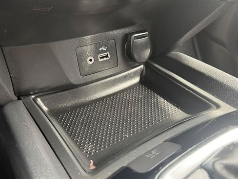 Used 2019 Nissan Rogue SV AWD/4WD image 39