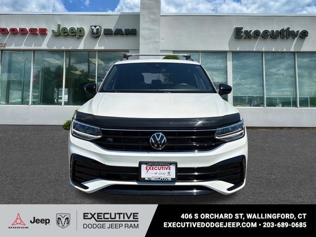 Used 2023 Volkswagen Tiguan SE R-Line AWD/4WD image 6