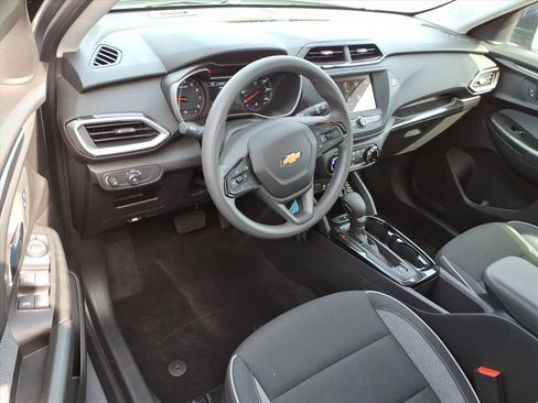Used 2023 Chevrolet TrailBlazer LS image 14