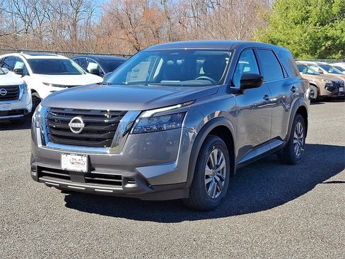 New 2025 Nissan Pathfinder S image 2