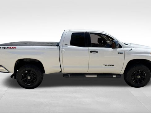 Used 2015 Toyota Tundra SR5 w/ TRD Off Road Package AWD/4WD image 4