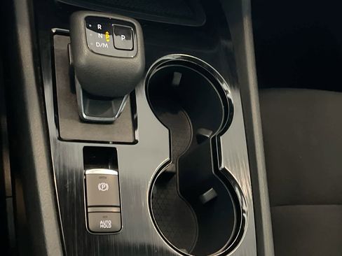 Used 2023 Nissan Rogue S image 19