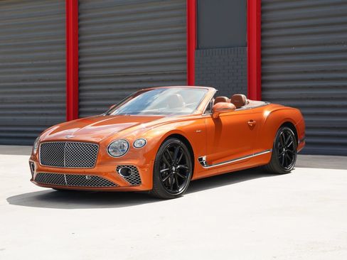 Used 2023 Bentley Continental GT Azure AWD/4WD image 5