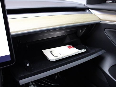 Used 2023 Tesla Model 3 Standard Range image 25