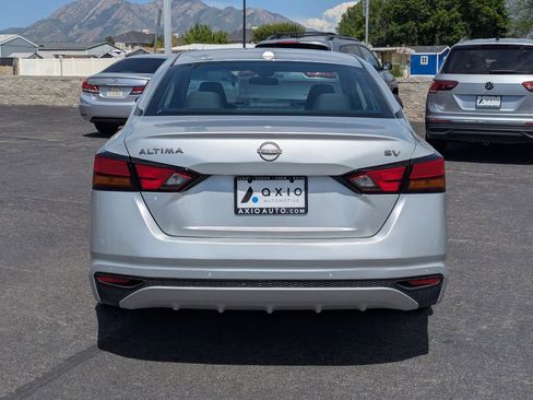 Used 2024 Nissan Altima 2.5 SV FWD image 6