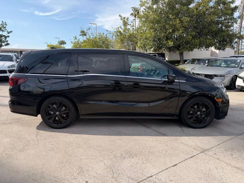 Used 2023 Honda Odyssey Sport image 6