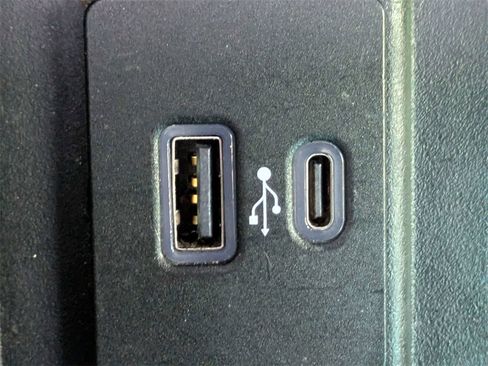 Used 2020 Ford Expedition XLT w/ Equipment Group 202A image 24