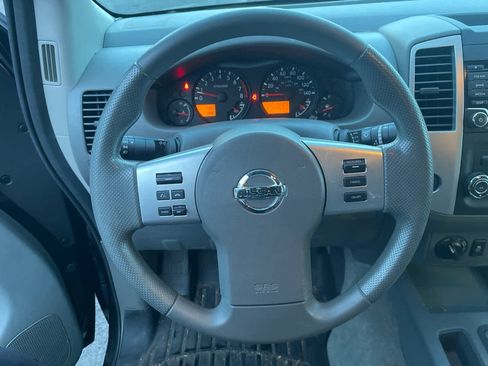 Used 2017 Nissan Frontier SV image 14