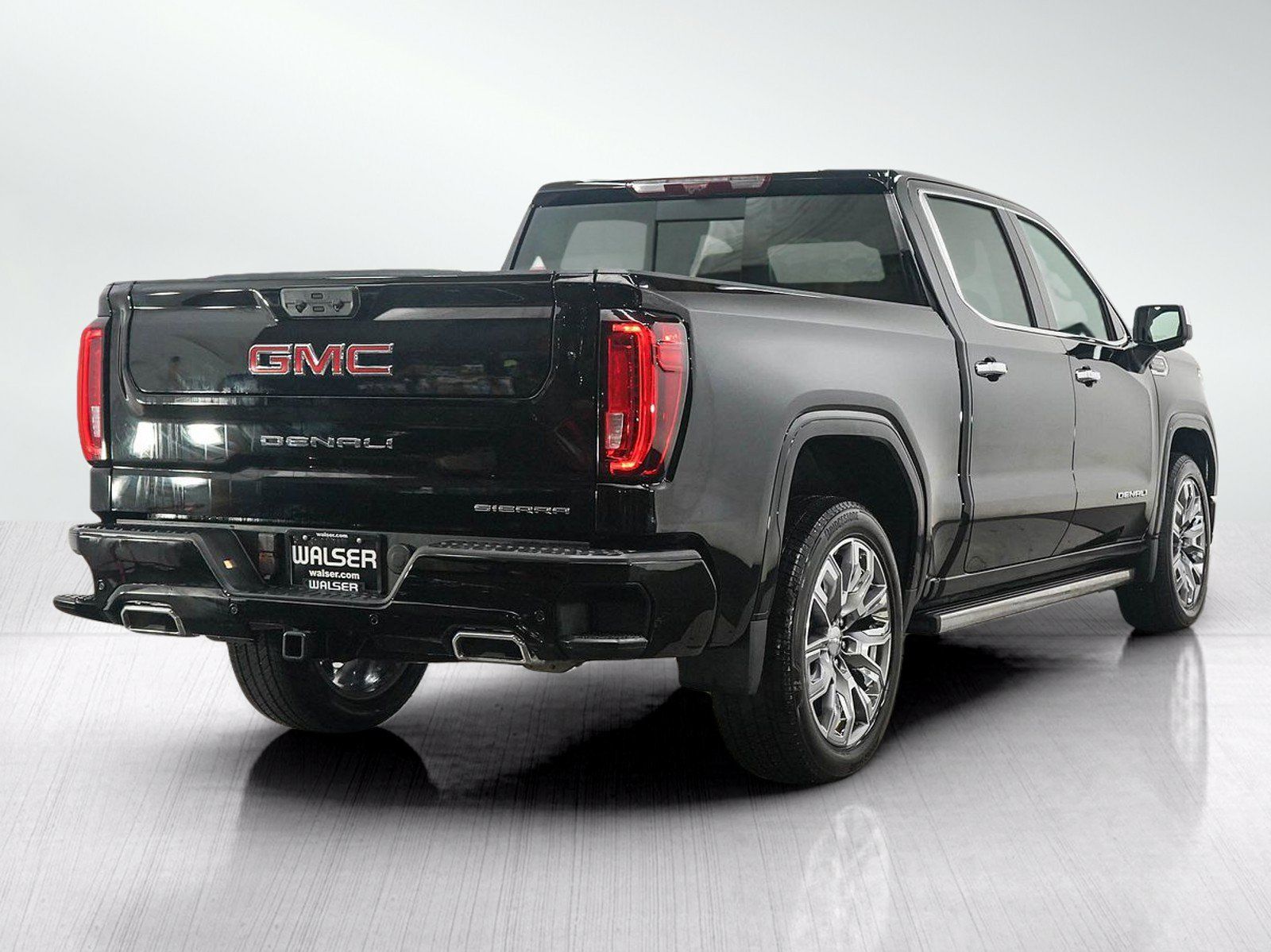 Used 2024 GMC Sierra 1500 Denali AWD/4WD image 5