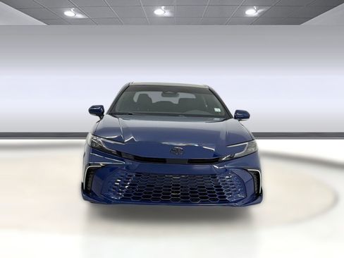 Used 2025 Toyota Camry XSE FWD image 6