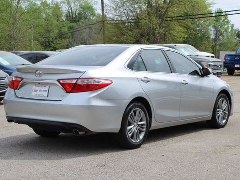 Used 2015 Toyota Camry SE image 8