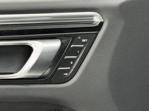 Certified 2024 Porsche Macan S AWD/4WD image 29