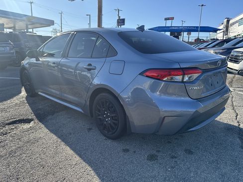 Used 2022 Toyota Corolla LE image 5