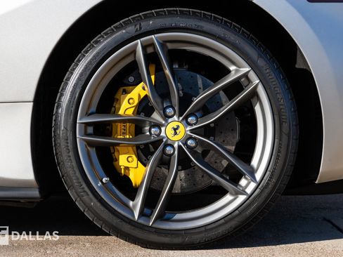 Used 2019 Ferrari 488 Spider image 10