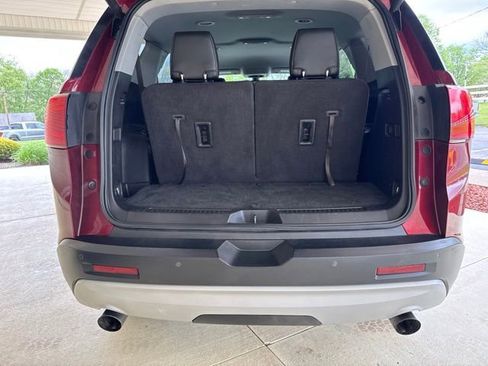 Used 2017 GMC Acadia SLT AWD/4WD image 32