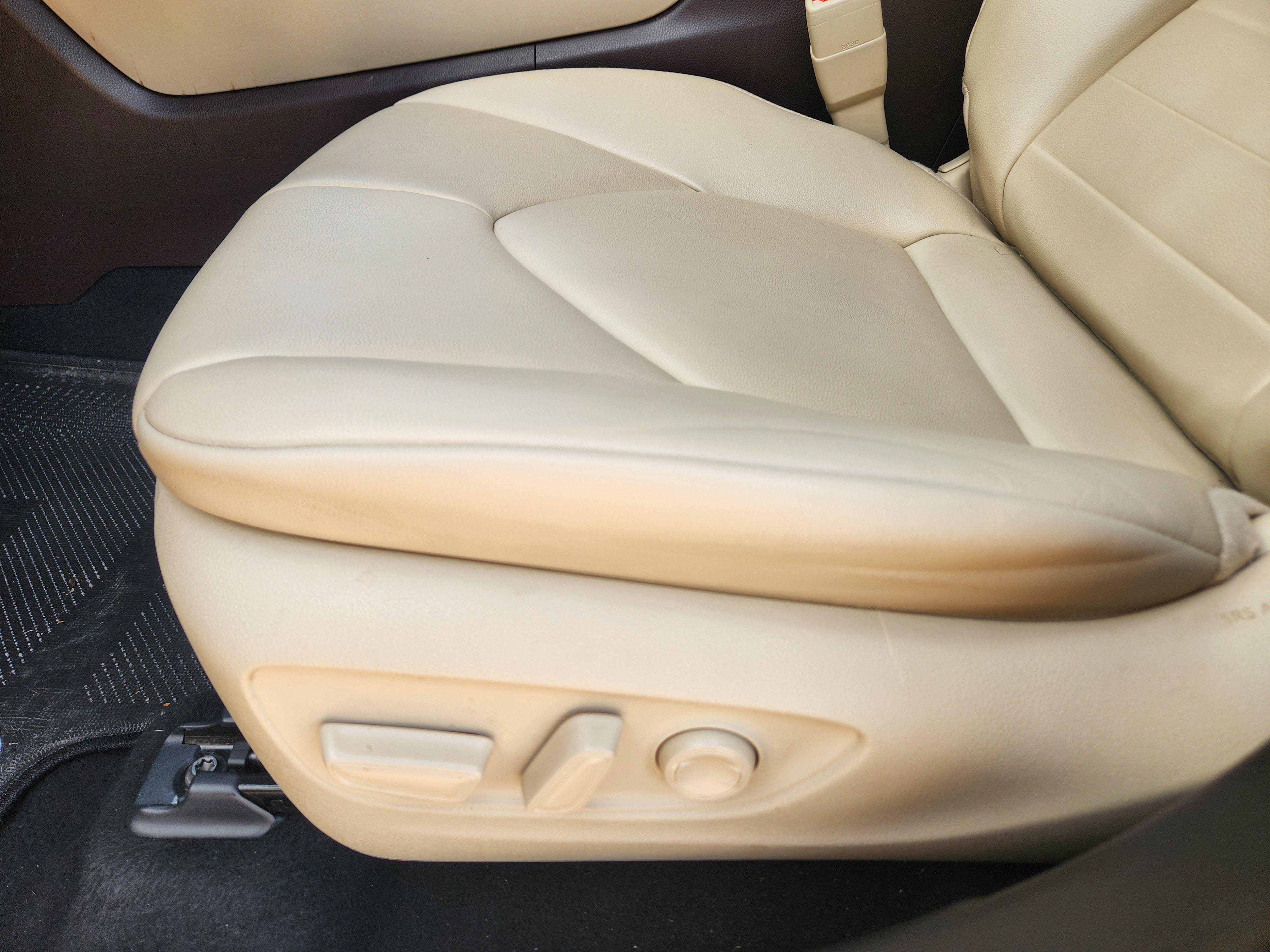 Used 2022 Toyota Highlander XLE FWD image 18