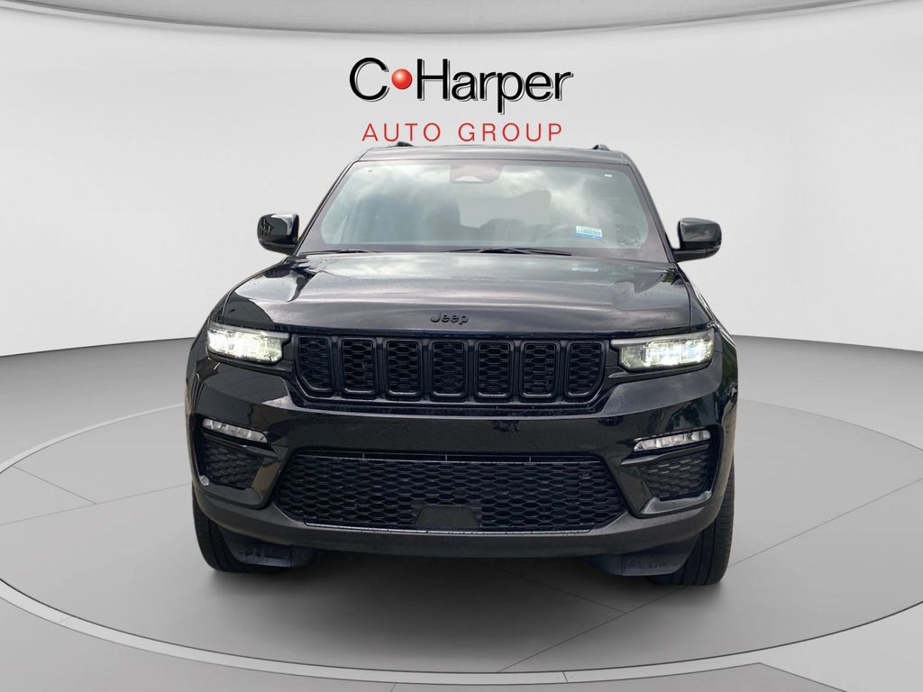 Used 2024 Jeep Grand Cherokee Limited w/ Black Appearance Package AWD/4WD image 8