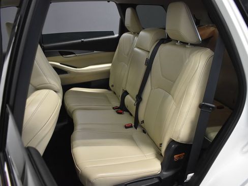 Used 2025 INFINITI QX60 Luxe AWD/4WD image 32