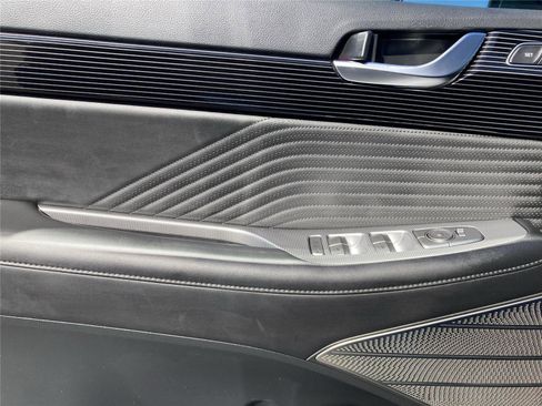 Used 2025 Hyundai Palisade Calligraphy image 24