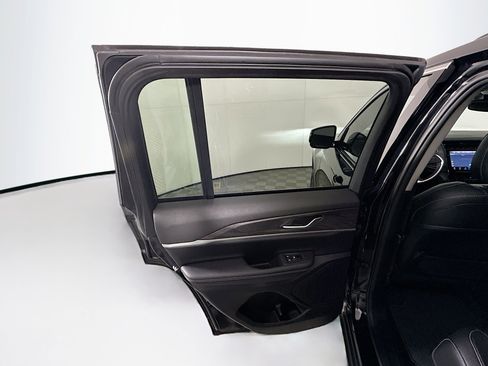 Used 2023 Jeep Grand Cherokee Limited image 26