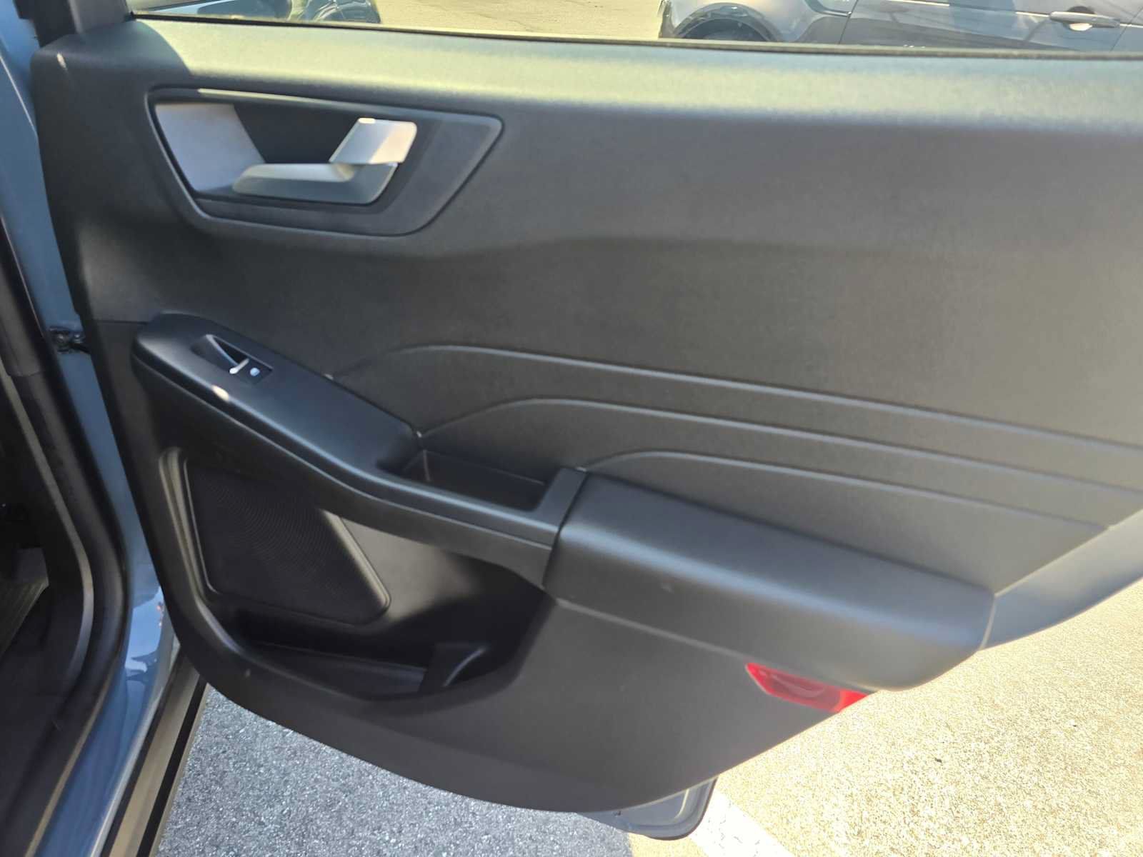 Used 2023 Ford Escape SE FWD image 13