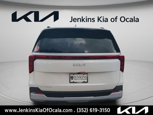 New 2026 Kia Carnival EX FWD image 5