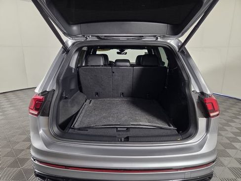 Used 2024 Volkswagen Tiguan SE R-Line AWD/4WD image 28