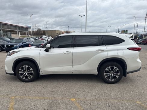 Used 2020 Toyota Highlander XLE image 9