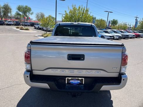 Used 2021 Toyota Tacoma TRD Sport w/ TRD Premium Sport Package AWD/4WD image 11