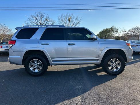 Used 2010 Toyota 4Runner SR5 image 5
