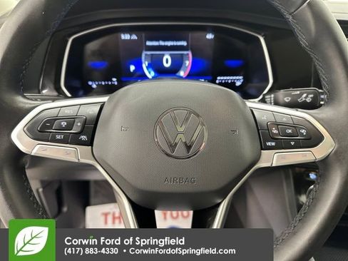 Used 2024 Volkswagen Jetta SE w/ Panoramic Sunroof Package image 26