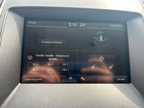 Used 2015 Ford Edge SEL w/ Canadian Comfort Package image 21