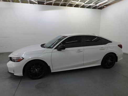 Used 2025 Honda Civic Sport image 8