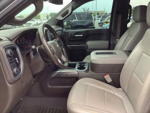 Used 2020 Chevrolet Silverado 1500 LTZ w/ LTZ Convenience Package AWD/4WD image 9