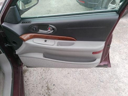 Used 2004 Buick Le Sabre Custom image 27