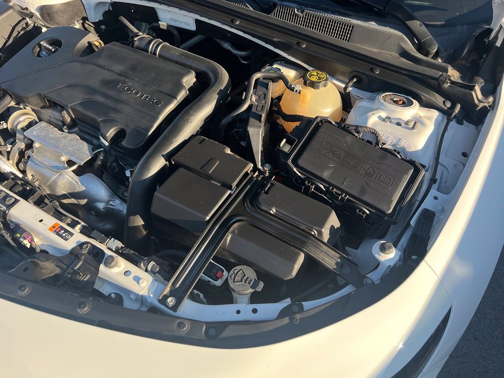 Used 2018 Chevrolet Malibu LT FWD image 36