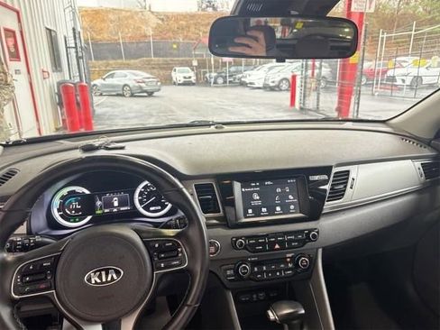 Used 2018 Kia Niro LX image 6