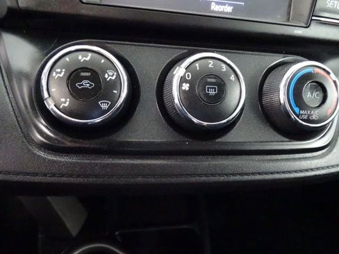 Used 2016 Toyota RAV4 LE image 10