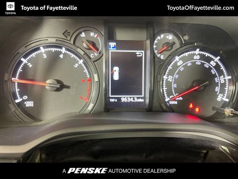 Used 2021 Toyota 4Runner SR5 AWD/4WD image 36