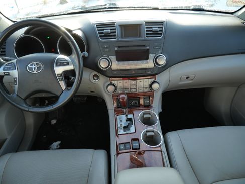 Used 2012 Toyota Highlander Limited image 10