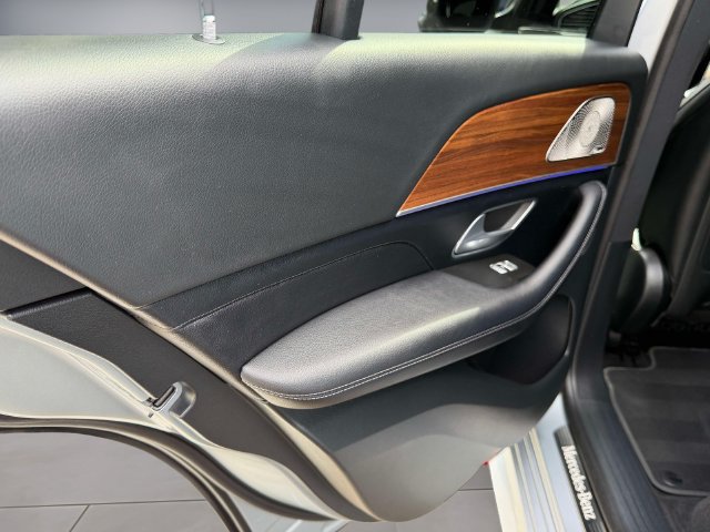 Certified 2025 Mercedes-Benz GLE 450e 4MATIC image 9