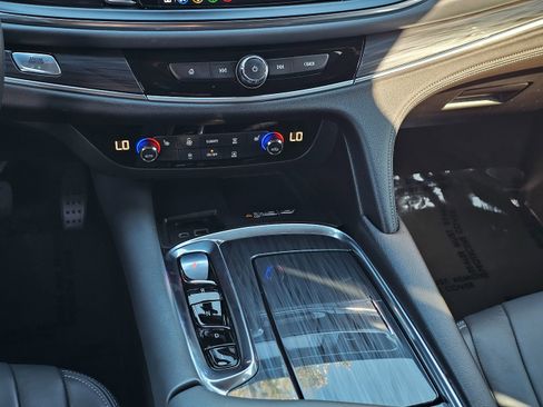 Used 2023 Buick Enclave Essence image 23