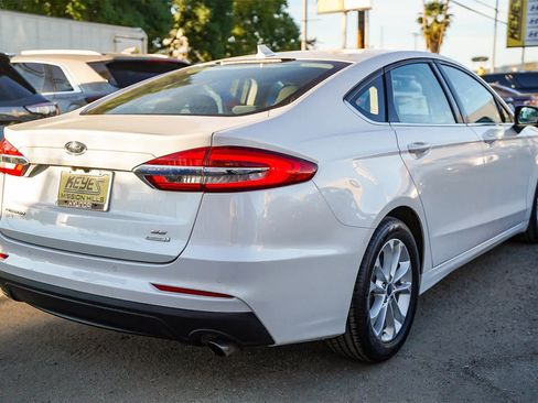 Used 2020 Ford Fusion SE image 8